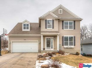 1204 N 207th Cir, Elkhorn, NE 68022