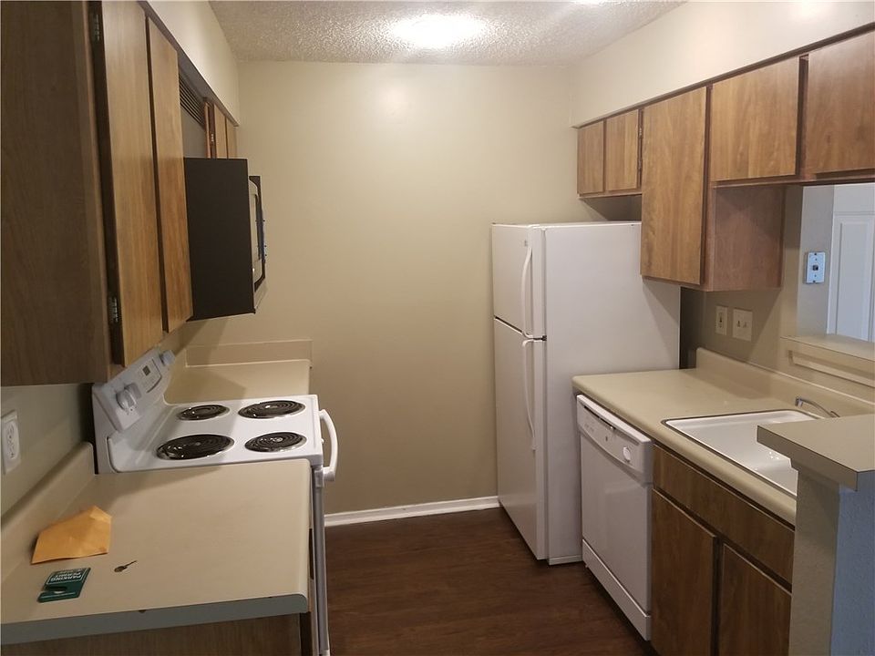 1st image of 114 E 31st St APT 304