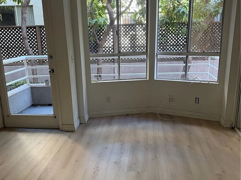 4557 Haskell Ave #104 — Photo 9