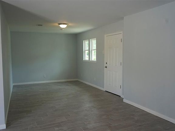 2nd image of 7307 Avenue O APT 3