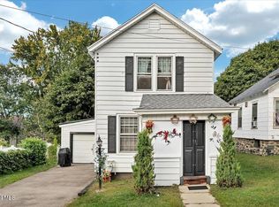 3 Hawk St, Gloversville, NY 12078