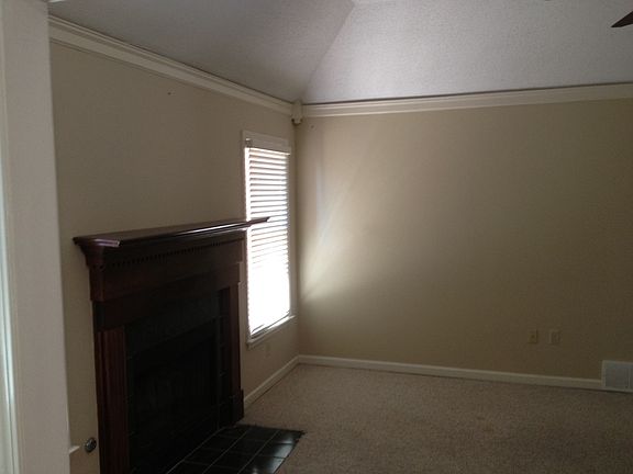 4th image of 9005 Johnston St