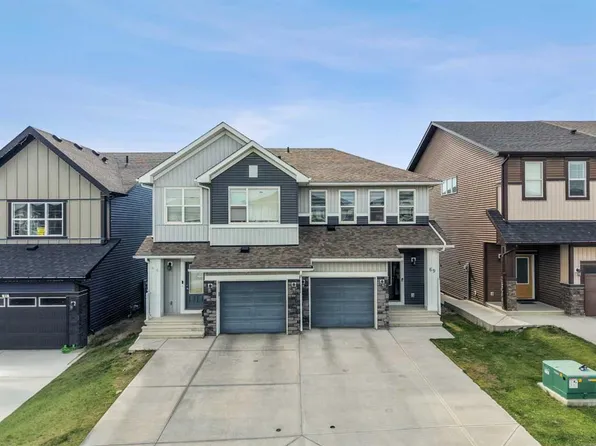69 E Carringvue Park NW, Calgary, AB T3P 1L1