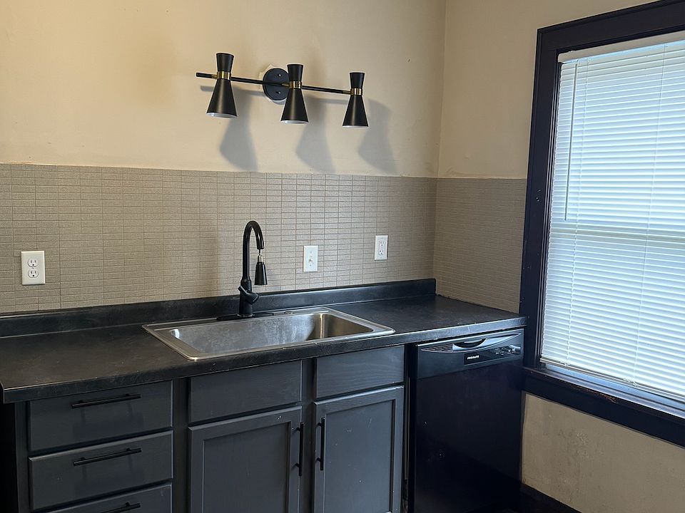 1st image of 3921 Thomas Ave N #2