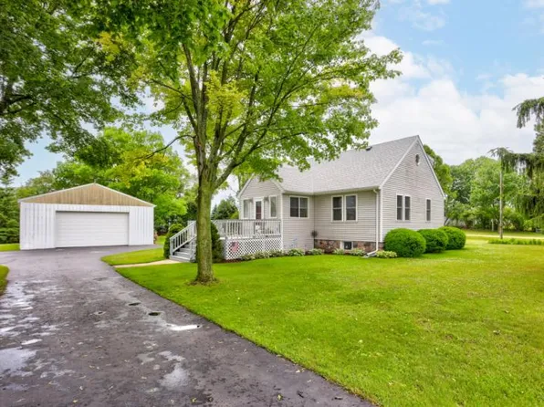 360 E Deckerville Rd, Caro, MI 48723