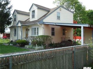 25 Anna Rd, Bay Shore, NY 11706