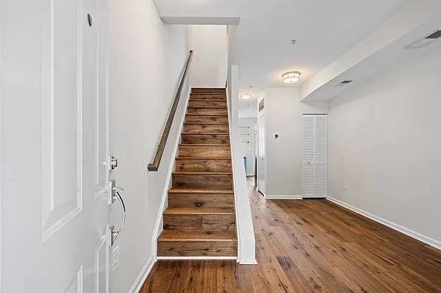 424 Oakdale Pl NW — Photo 5