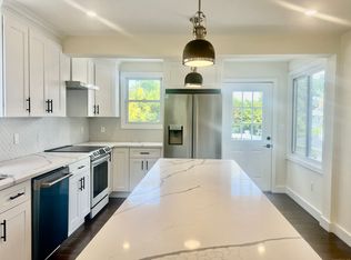 34 Hundley Ct, Stamford, CT 06902