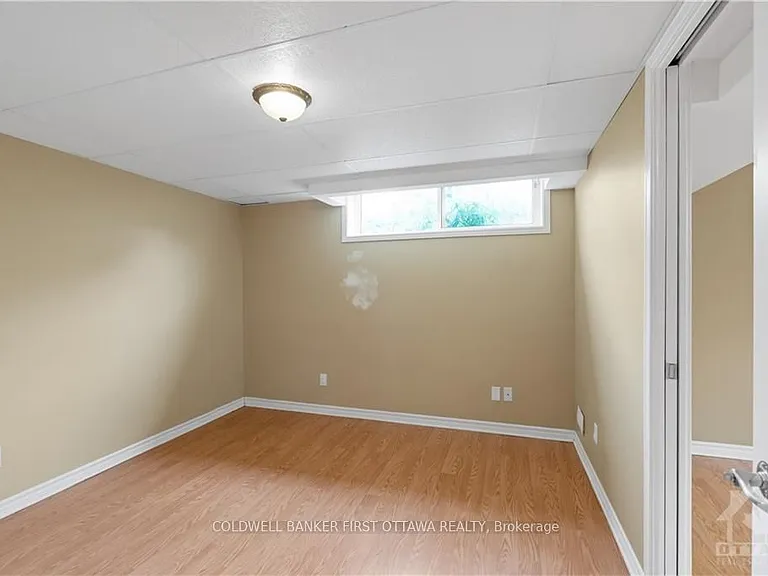 12 Oakwood Ave — Photo 21
