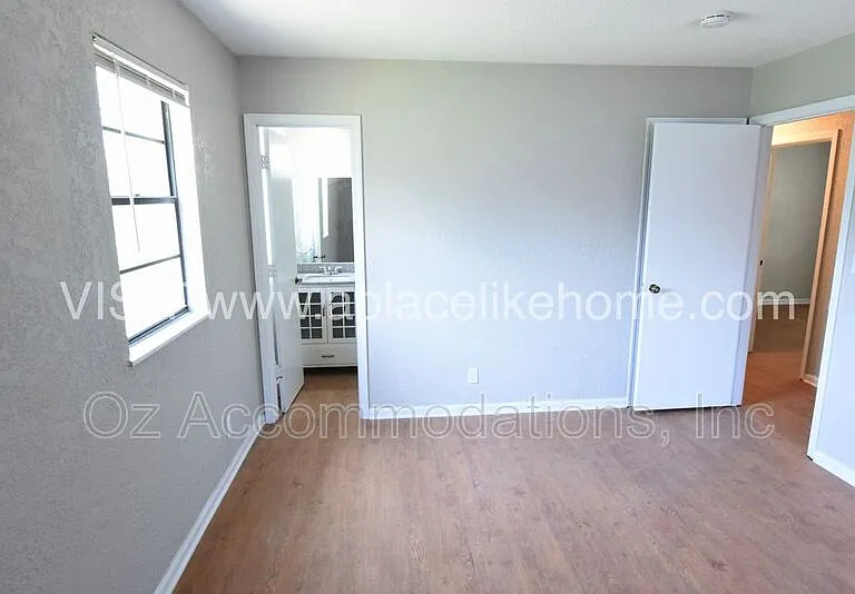 1105 W Elm Ter — Photo 17
