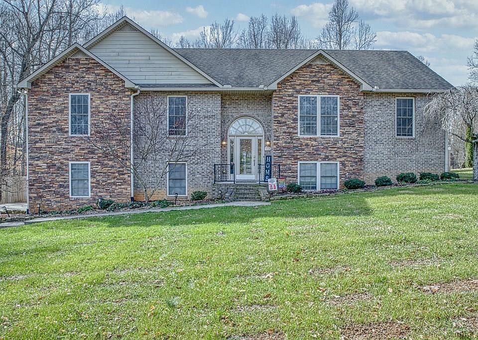 1st image of 715 Stoneybrook Ct