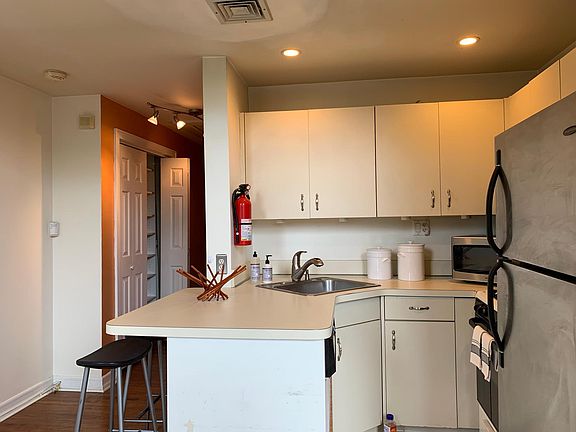 5th image of 15 Glenridge Ave APT 7