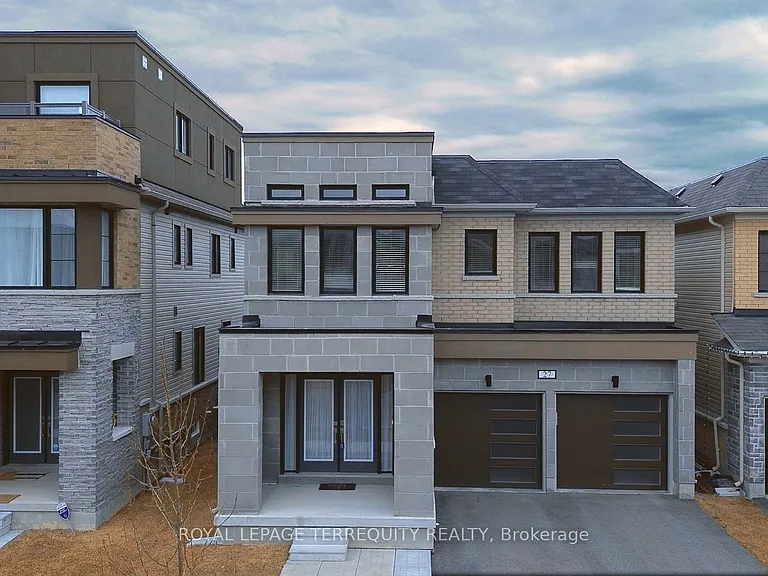 27 Clipper Ln — Photo 2