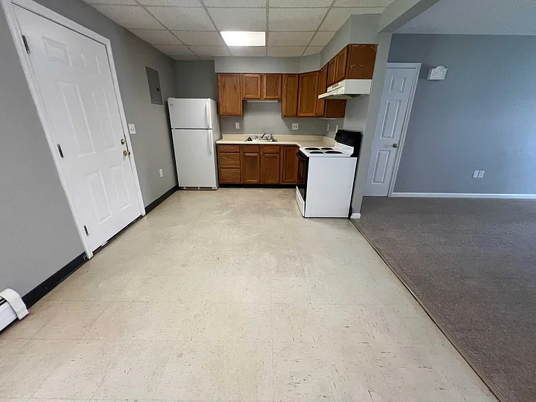 18 Main St #6 — Photo 14