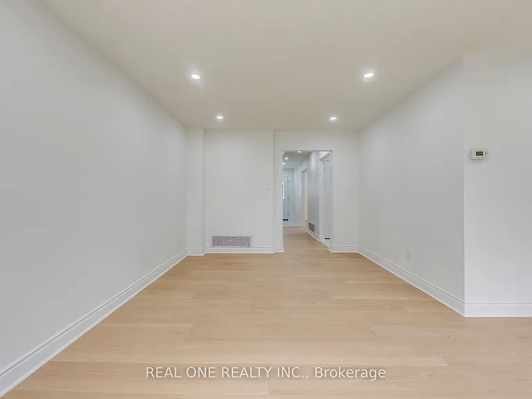 655 Paragon Pl E — Photo 12