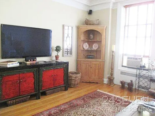 Rented by 24 7 NYC Realty Inc. | media 24