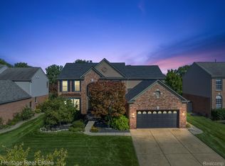 34642 Giannetti Dr, Sterling Heights, MI 48312
