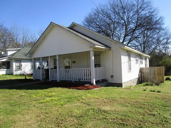 404 College Ave NW, Russellville, AL 35653