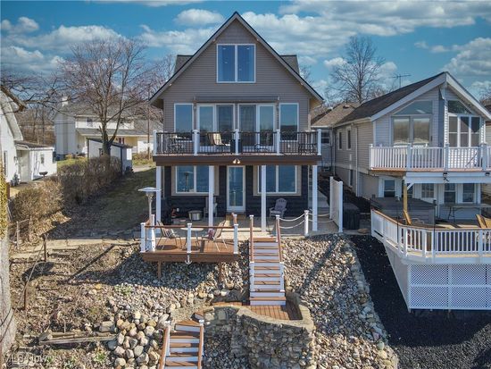 122 Wymore Ave, Akron, OH 44319