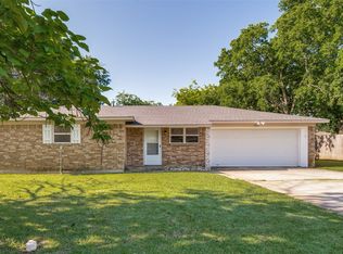 709 E Main St, Pilot Point, TX 76258