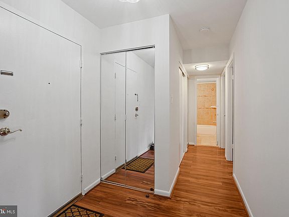 2nd image of 6139 Leesburg Pike APT 402
