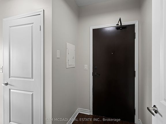 3rd image of 385 Prince Of Wales Dr #1611