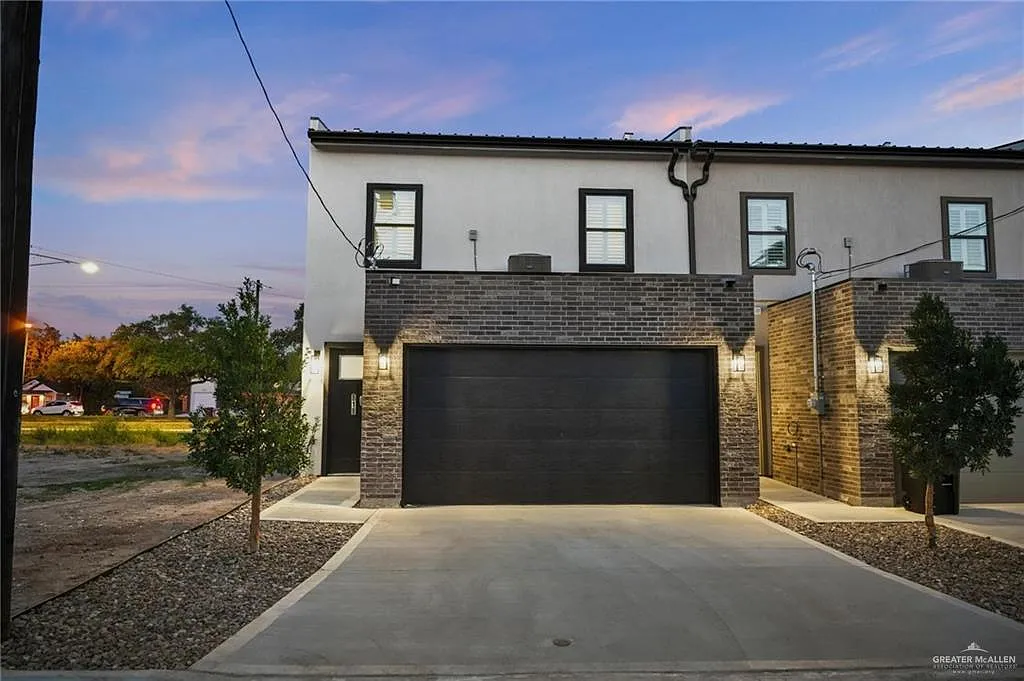3 bed, 2.5 bath, 1690 sqft, $2,700 — Photo 4