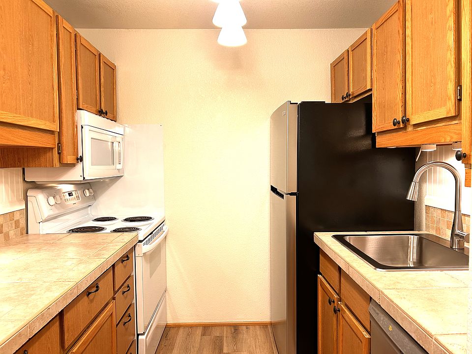 One-Bedroom Kitchen