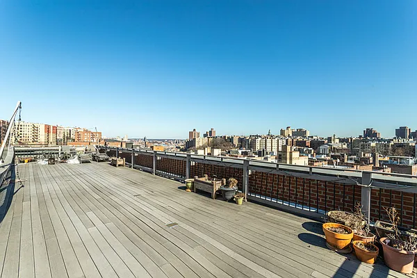 Sold by BREU CHURCHILL | media 16