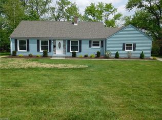 3707 Beacon Dr, Beachwood, OH 44122