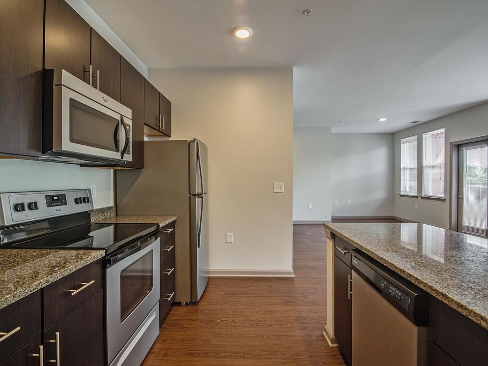 1st image of 1925 Central Ave #100