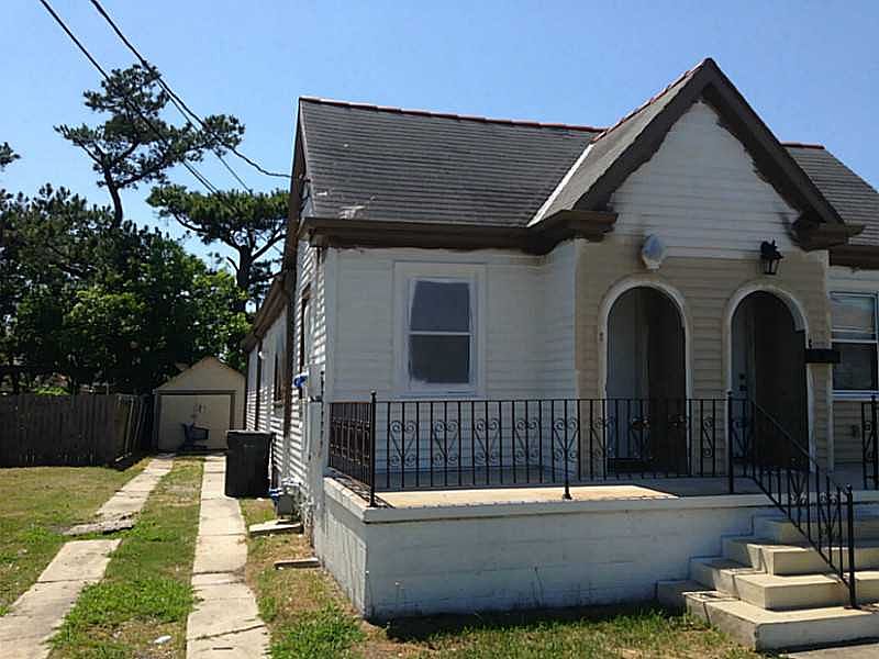 2nd image of 5106 Demontluzin St