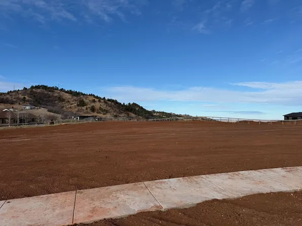 2708 SW Eetclover Cir, Spearfish, SD 57783