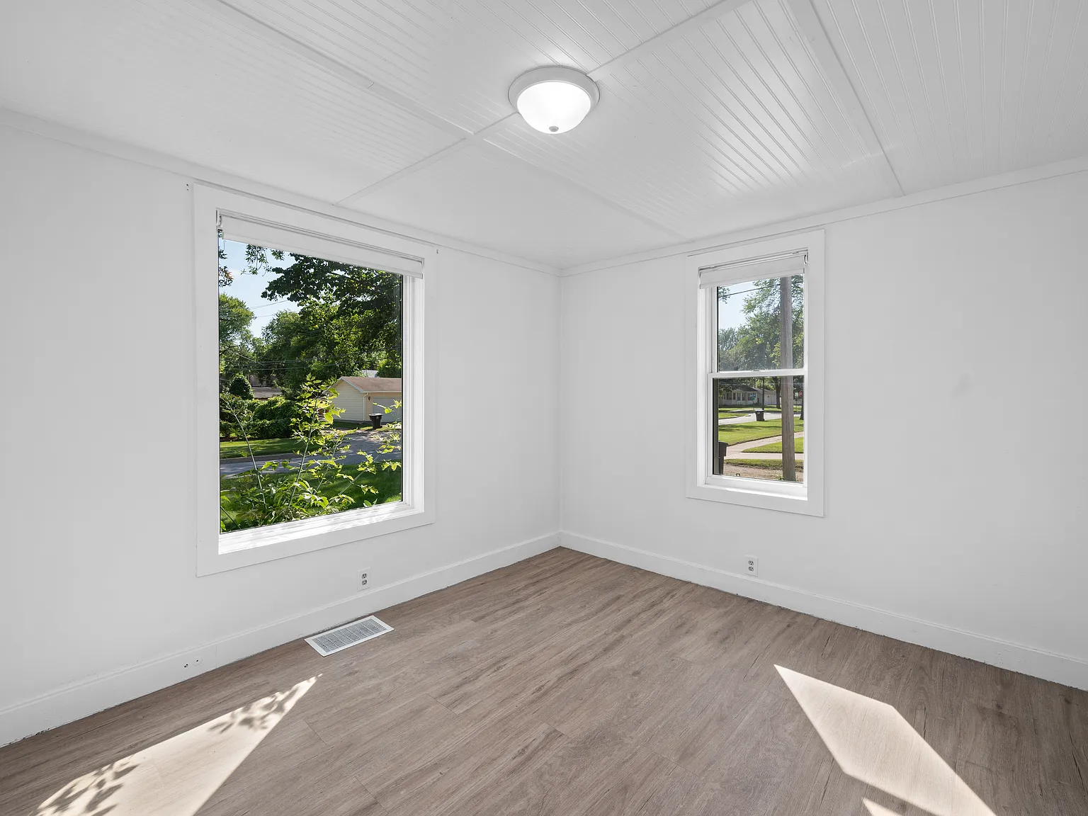 1 bed, 1028 sqft, $1,295 — Photo 3