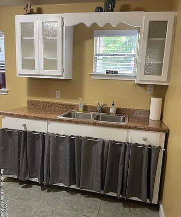 2nd image of 309 Lavaca St #1