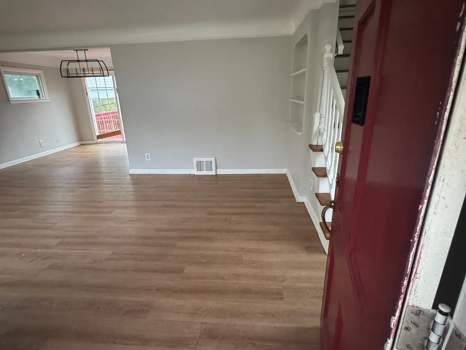 3 bed, 1128 sqft, $1,800 — Photo 2