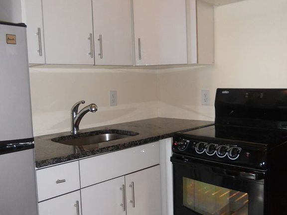 2nd image of 564 W 183rd St #3B