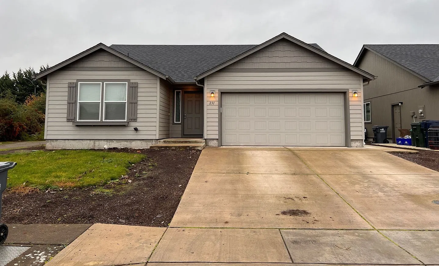 3 bed, 2.0 bath, 1412 sqft, $2,200 — Photo 2