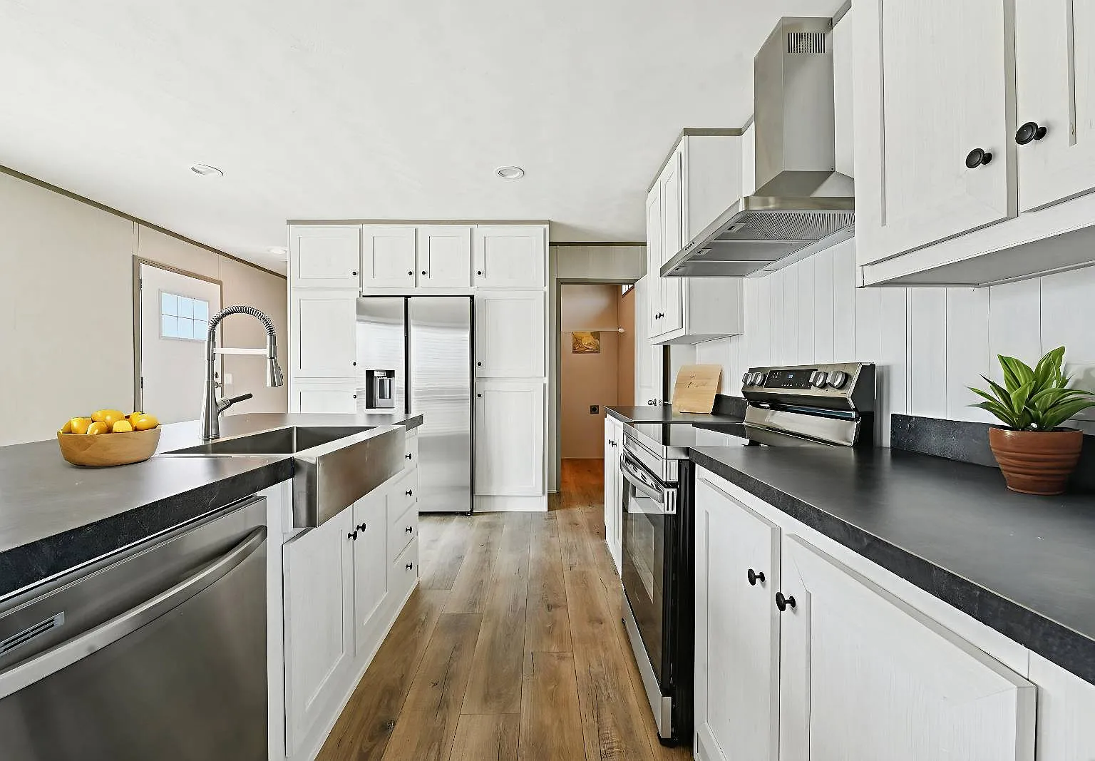 3 bed, 2.0 bath, 1216 sqft, $1,945 — Photo 1