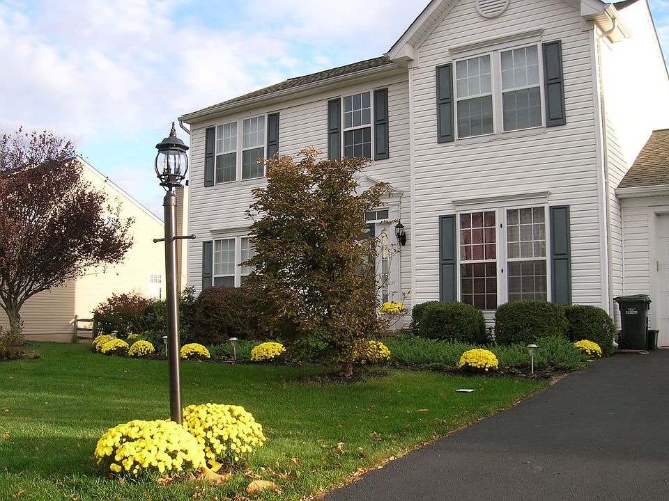 2nd image of 36 Bartlett Dr