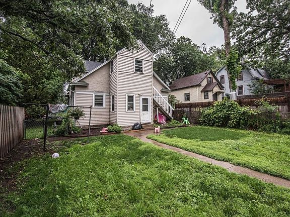 5th image of 2711 Pierce St NE