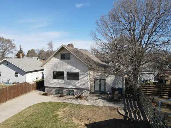 610 W 13th Ave, Mitchell, SD 57301