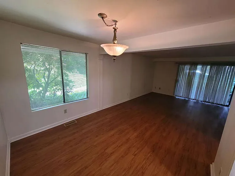 9908 NE 124th St #905 — Photo 6