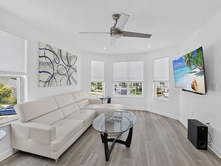 5835 NW 42nd Ter — Photo 21