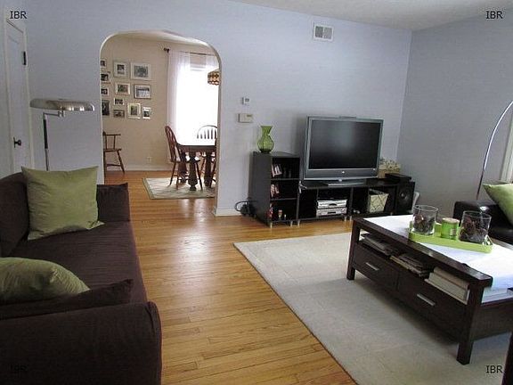 5th image of 97 Evergreen St