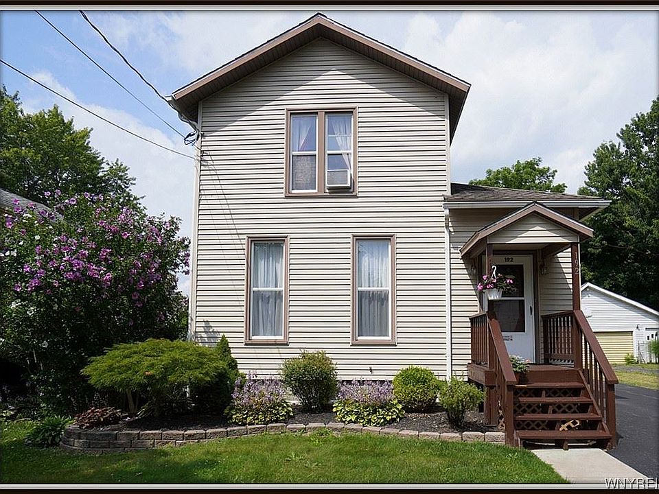 1st image of 192 Saxton St