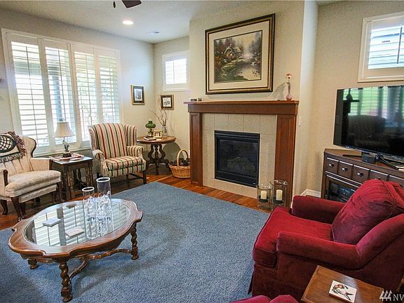 2nd image of 4985 Meriwood Dr NE