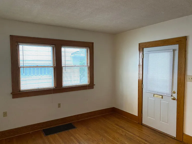 1818 California Ave — Photo 2