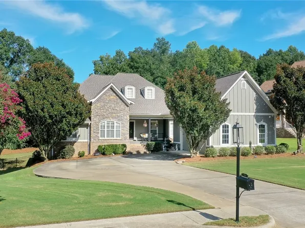 126 Coachmans Dr, Auburn, AL 36832