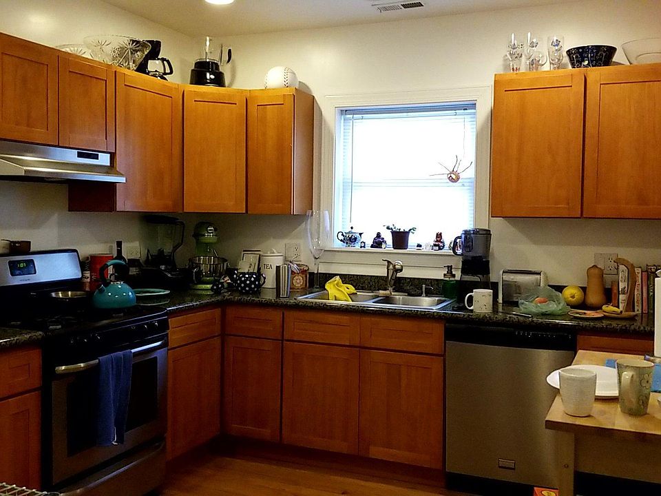 1st image of 3243 W Leland Ave #1
